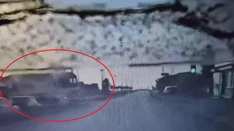TIR'ın Minibüse Çarptığı Kaza, Araç Kamerasında Görüntülendi