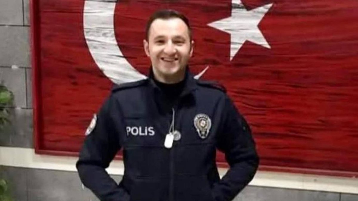 Polis Görevlisi Kendi Tabancasıyla Hayatına Son Verdi