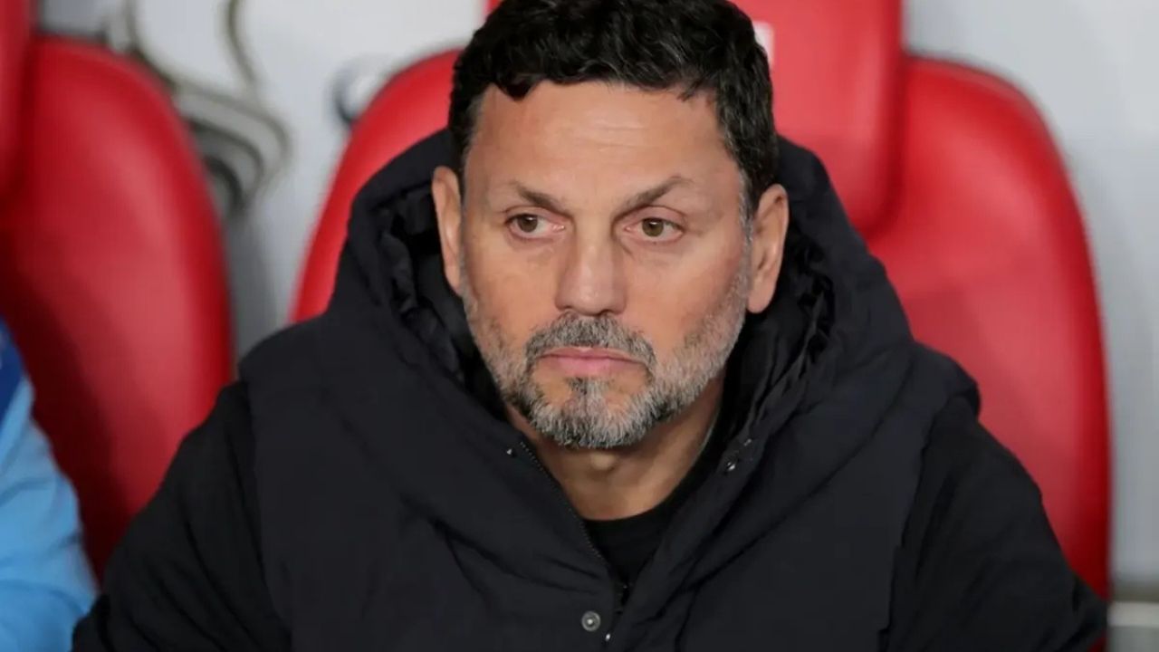 Antalyaspor Teknik Direktörü Erol Bulut, Süper Lig’de sahasında Galatasaray’a 4-1 mağlup oldukları maçın ardından açıklamalarda bulundu