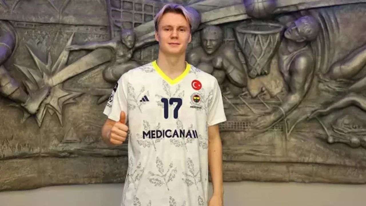 Luka Marttila Resmen Fenerbahçe Medicana’da: Sarı-Lacivertliler Finlandiyalı Smaçörü Kadrosuna Kattı