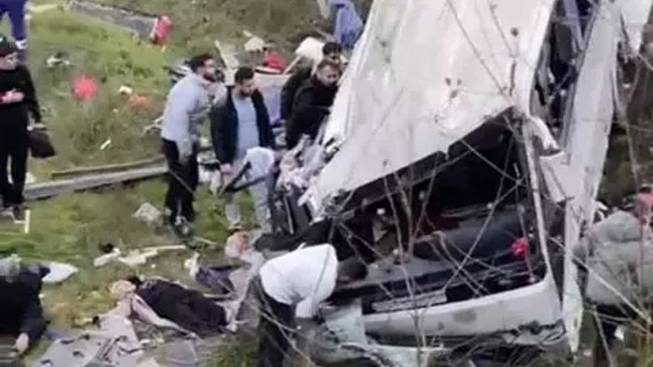 Esenyurt’ta İşçi Servisi Devrildi: 4 Ölü, 7 Yaralı