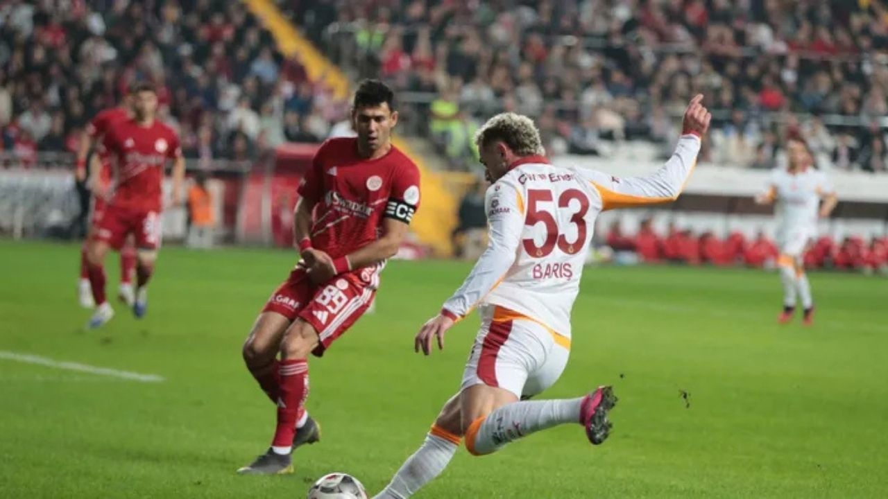 Galatasaray Antalya’da fırtına gibi: 4-1’lik galibiyetle liderliğini perçinledi