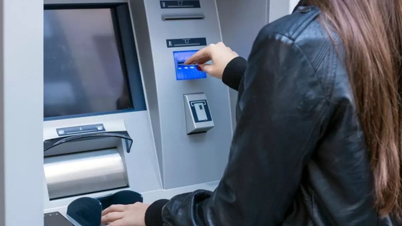 ATM’de yeni dönem başladı: İşlem yapanlar bu mesajla karşılaşıyor