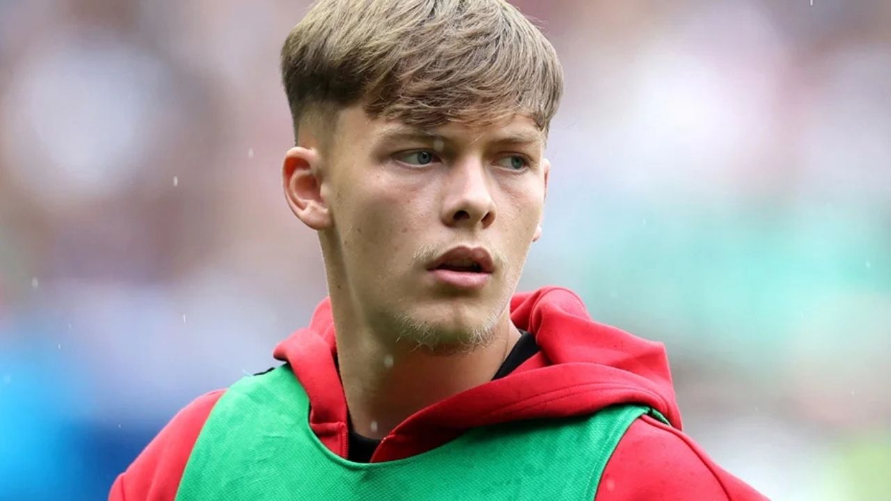 Kayserispor, Manchester United'ın genç yıldızı Sam Mather için görüşmelere başladı