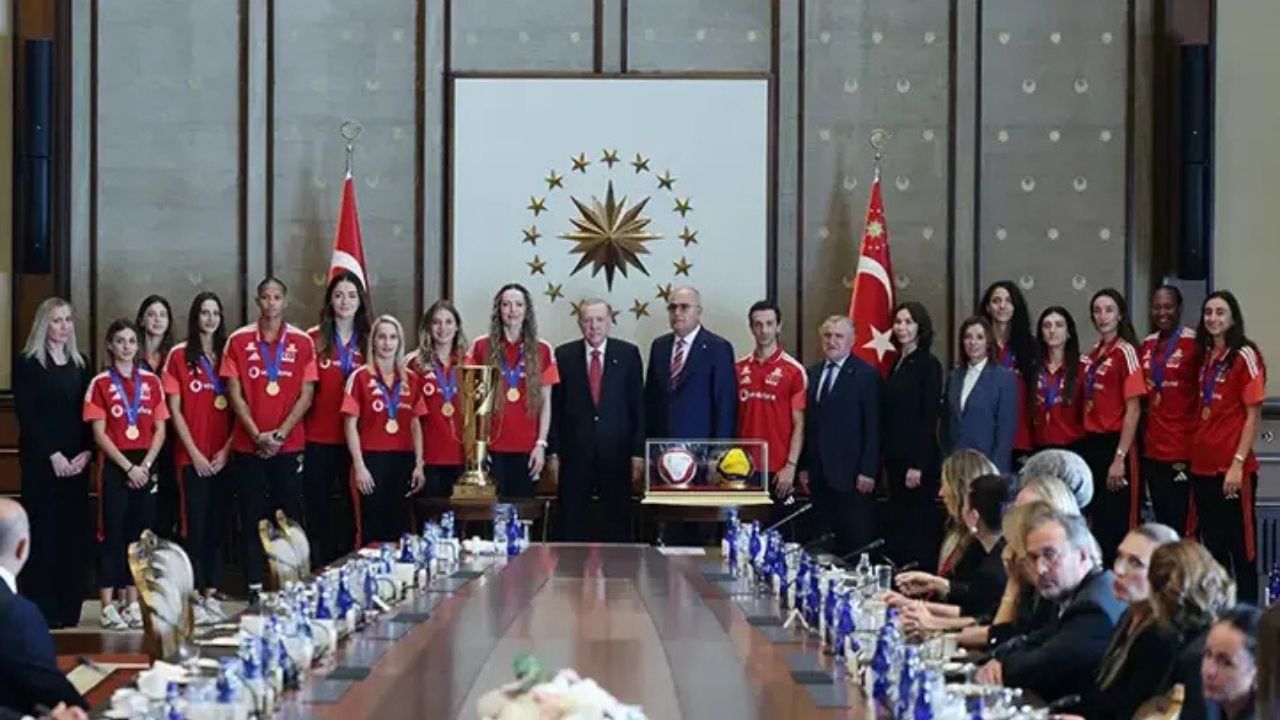 Cumhurbaşkanı Erdoğan, Filenin Sultanları’nı Kabul Etti