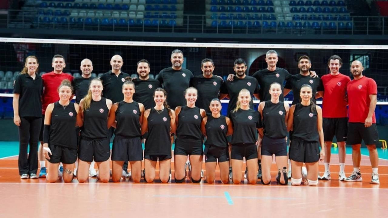 THY Kadın Voleybol Takımı İtalya Turnuvasından Vize Engeline Takıldı