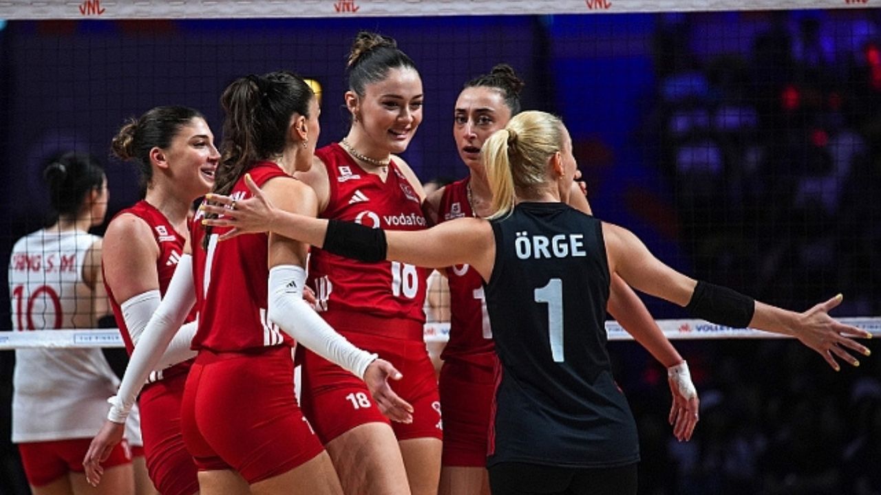 Filenin Sultanları Çin’i Set Vermeden Geçti, Final Biletini Aldı