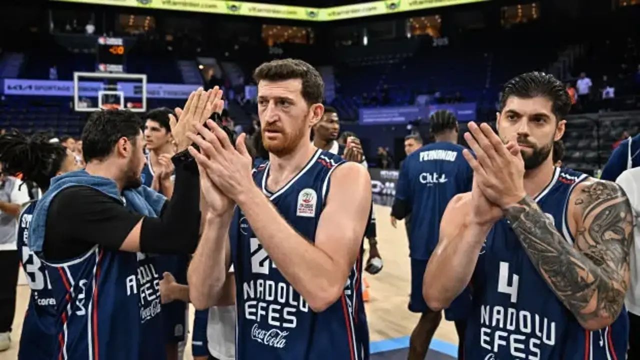 Anadolu Efes, Beşiktaş Karşısında Farklı Kazandı