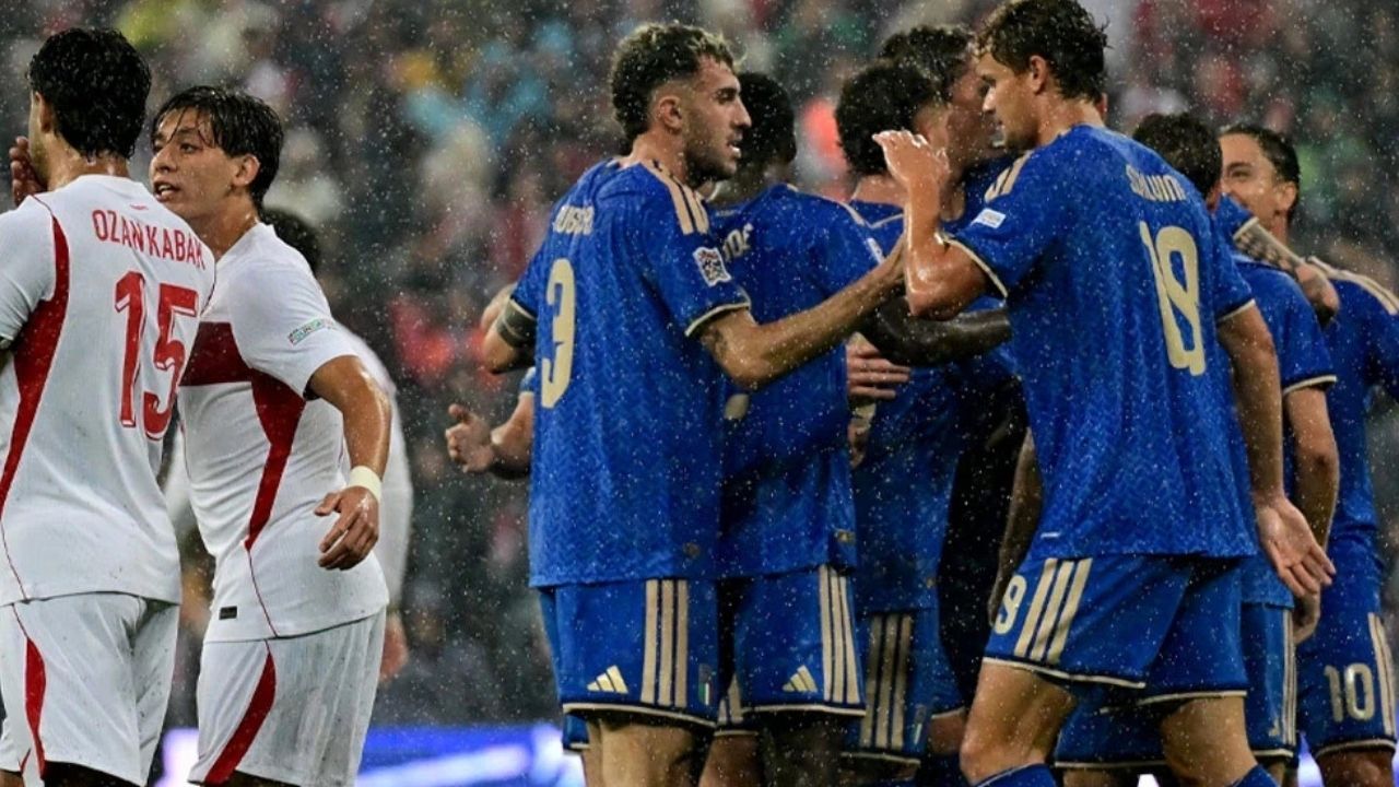 Türkiye-İtalya Maçında Tribünlerden Montella Ve TFF’ye Tepki