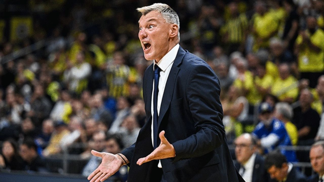 Jasikevicius’tan Fenerbahçe Taraftarına Dubai Basketbol Maçı Çağrısı