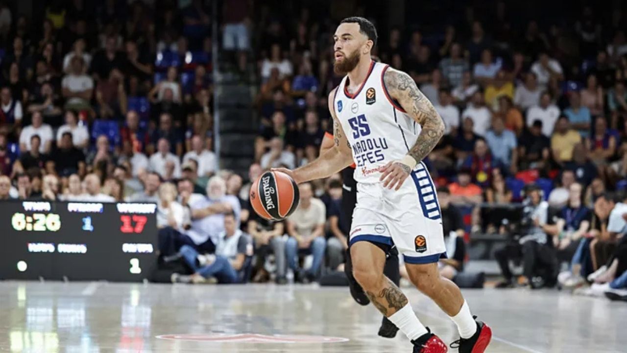 Anadolu Efes’te Mike James Şoku! Yıldız Oyuncu 9 Ay Yok
