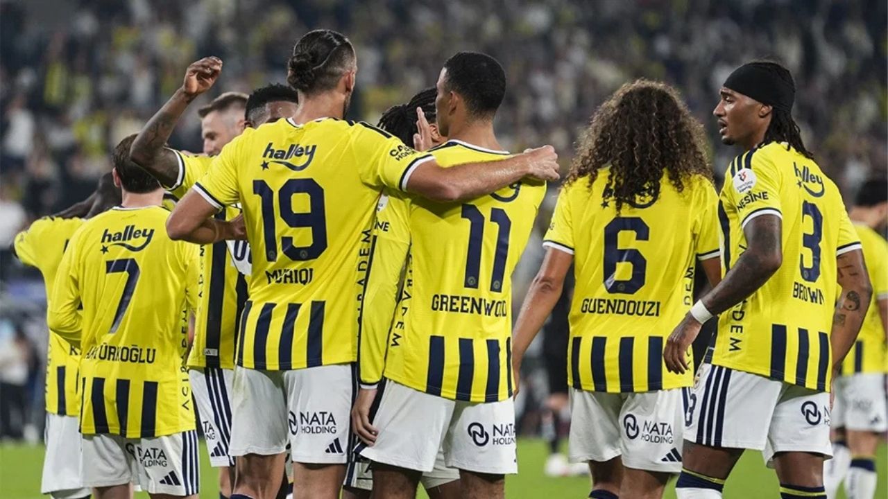 Greenwood Kırmızı Kart Gördü, Fenerbahçe Maça 11 Kişi Devam Etti