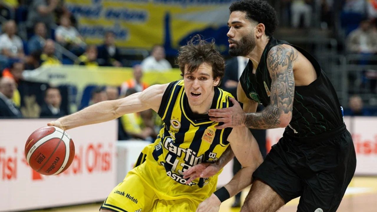 Fenerbahçe Tarfin Son Saniyelerde Kazandı, Larkin İlk Maçına Çıktı