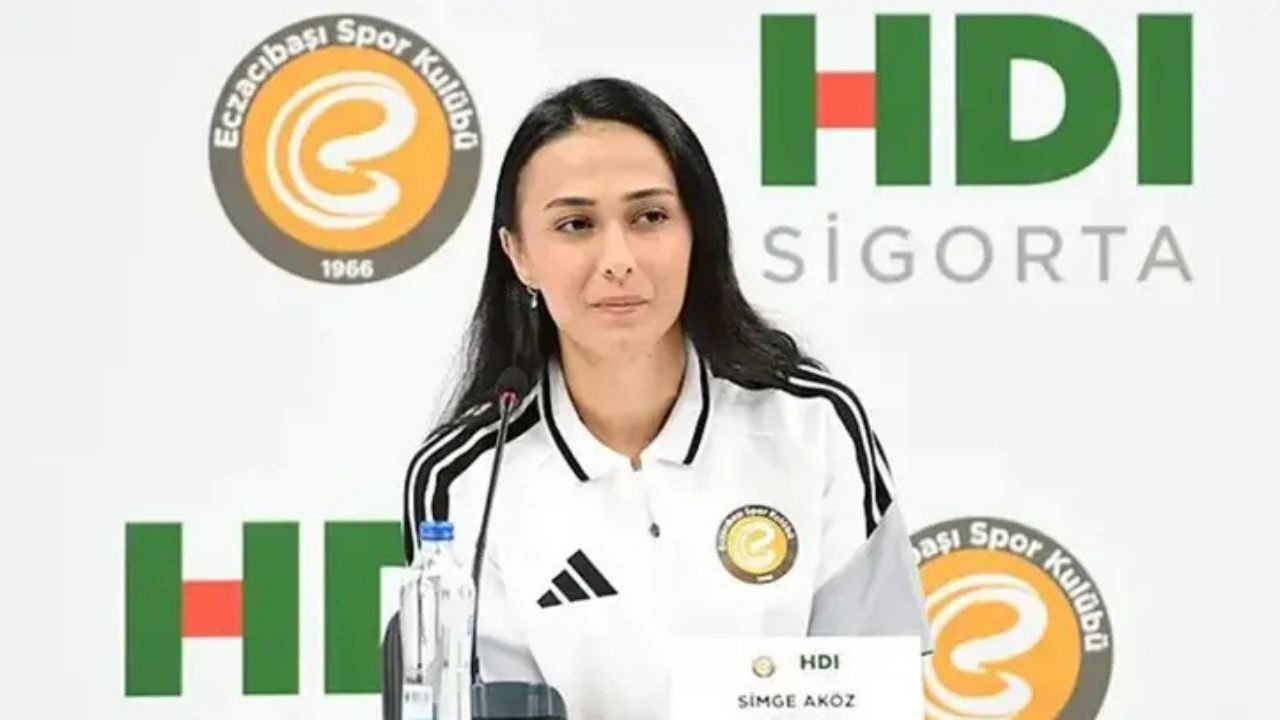 Simge Aköz’den 5 Kupa İçin Şampiyonluk Mesajı Geldi