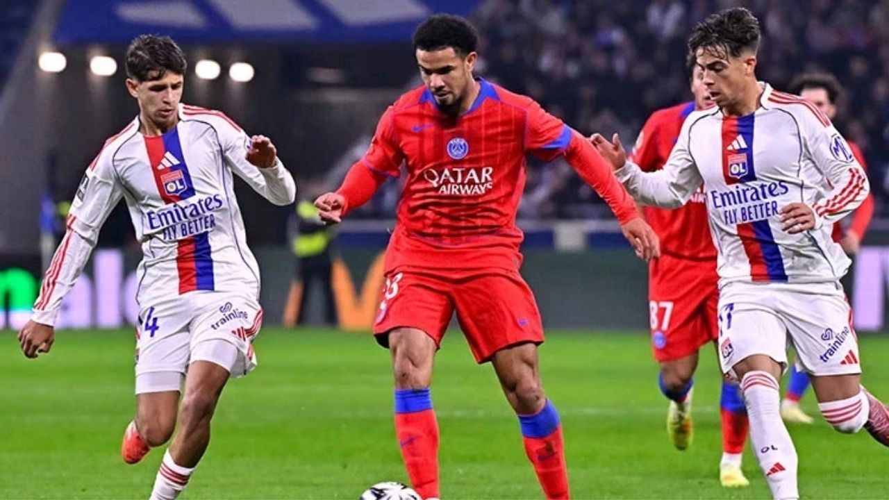 PSG-Lyon Maçı Protestolar Nedeniyle Bir Gün Ertelendi