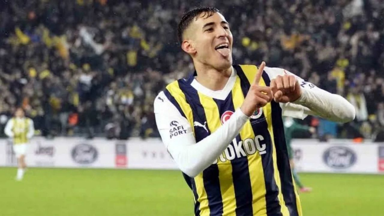 Fenerbahçe’ye Galatasaray Derbisi Öncesi Müjdeli Haber: Mert Müldür Döndü
