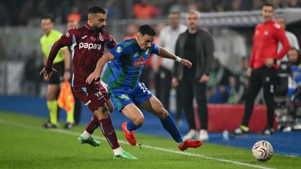 Çaykur Rizespor Trabzonspor Karşısında İlk Yarıyı 2-0 Önde Kapattı