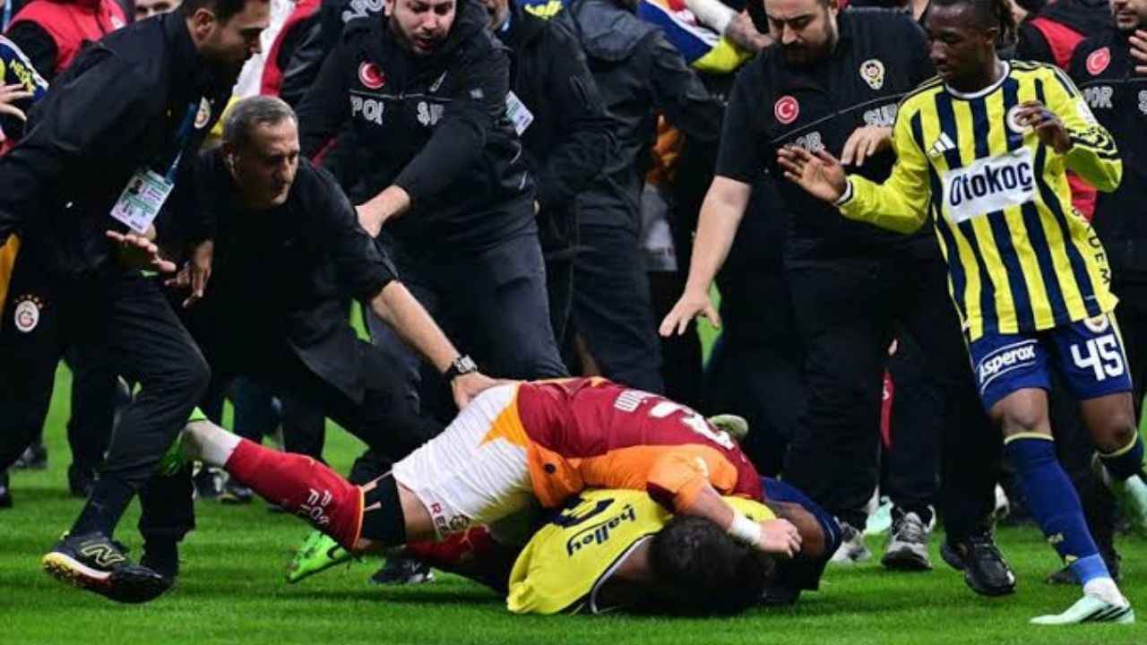 Fenerbahçe’den Derbi Sonrası Kavga Açıklaması: Kabul Edilemez