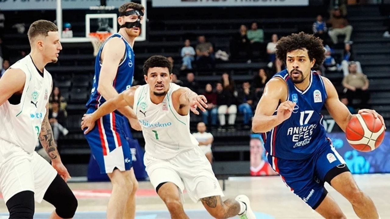 Anadolu Efes, Hapoel Tel Aviv Karşısında Farklı Mağlup Oldu
