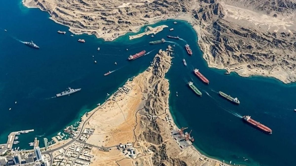Hürmüz Boğazı Tamamen Açıldı: Petrol Fiyatları Düşüşe Geçti