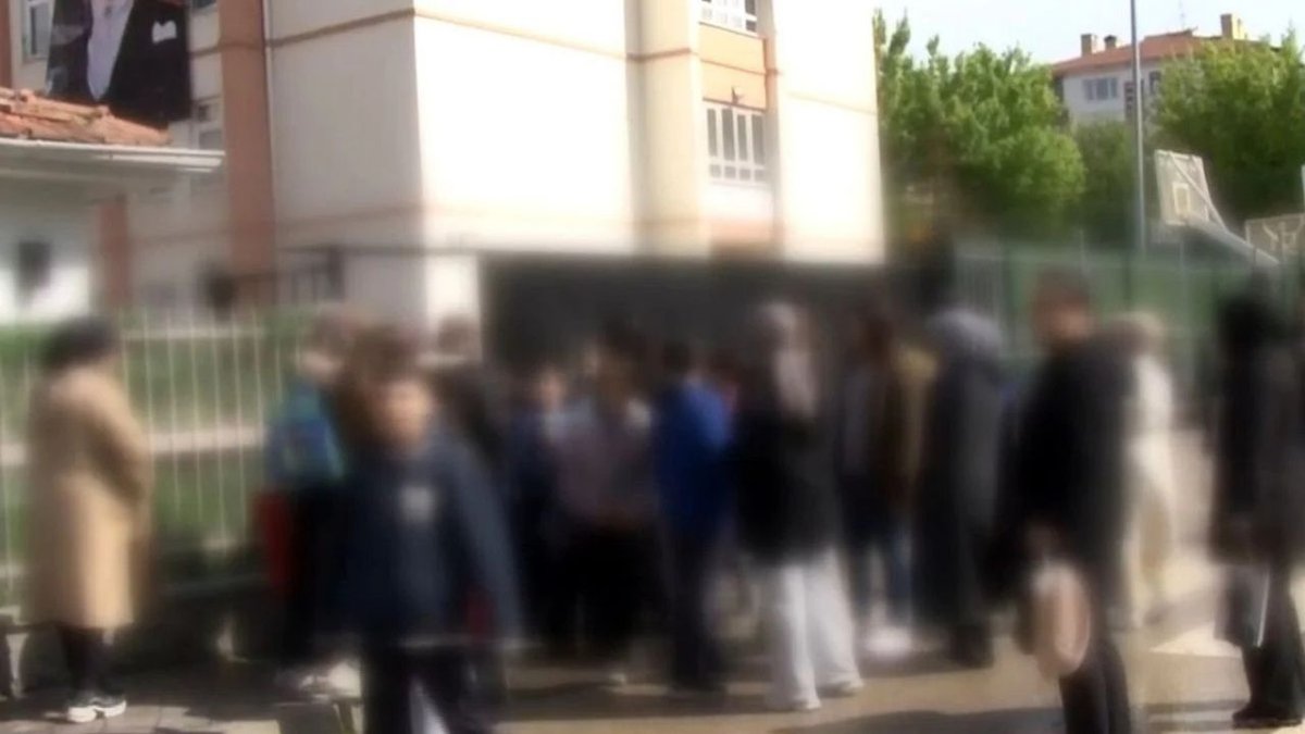 Ankara'da 5. Sınıf Öğrencisi Okula Tabanca Getirdi, Ailesi Gözaltına Alındı