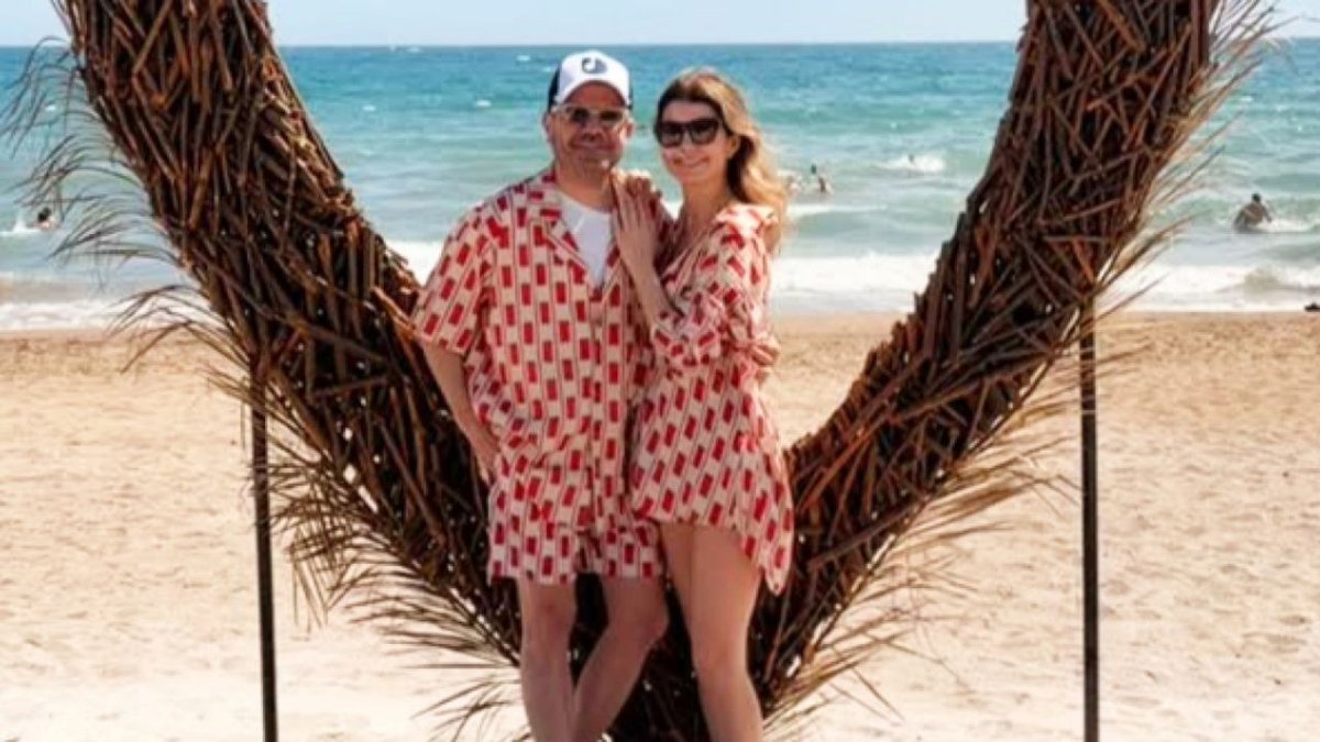 Beren Saat Ve Kenan Doğulu’dan 12. Evlilik Yıl Dönümüne Romantik Kutlama
