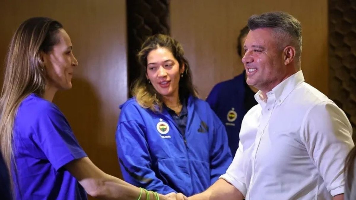 Sadettin Saran'dan Voleybol Ekibine Destek Ziyareti Gerçekleşti